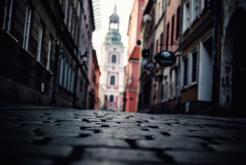 klasztorna street morning tilt narrow focus winter dawn small 140 dpi.jpg